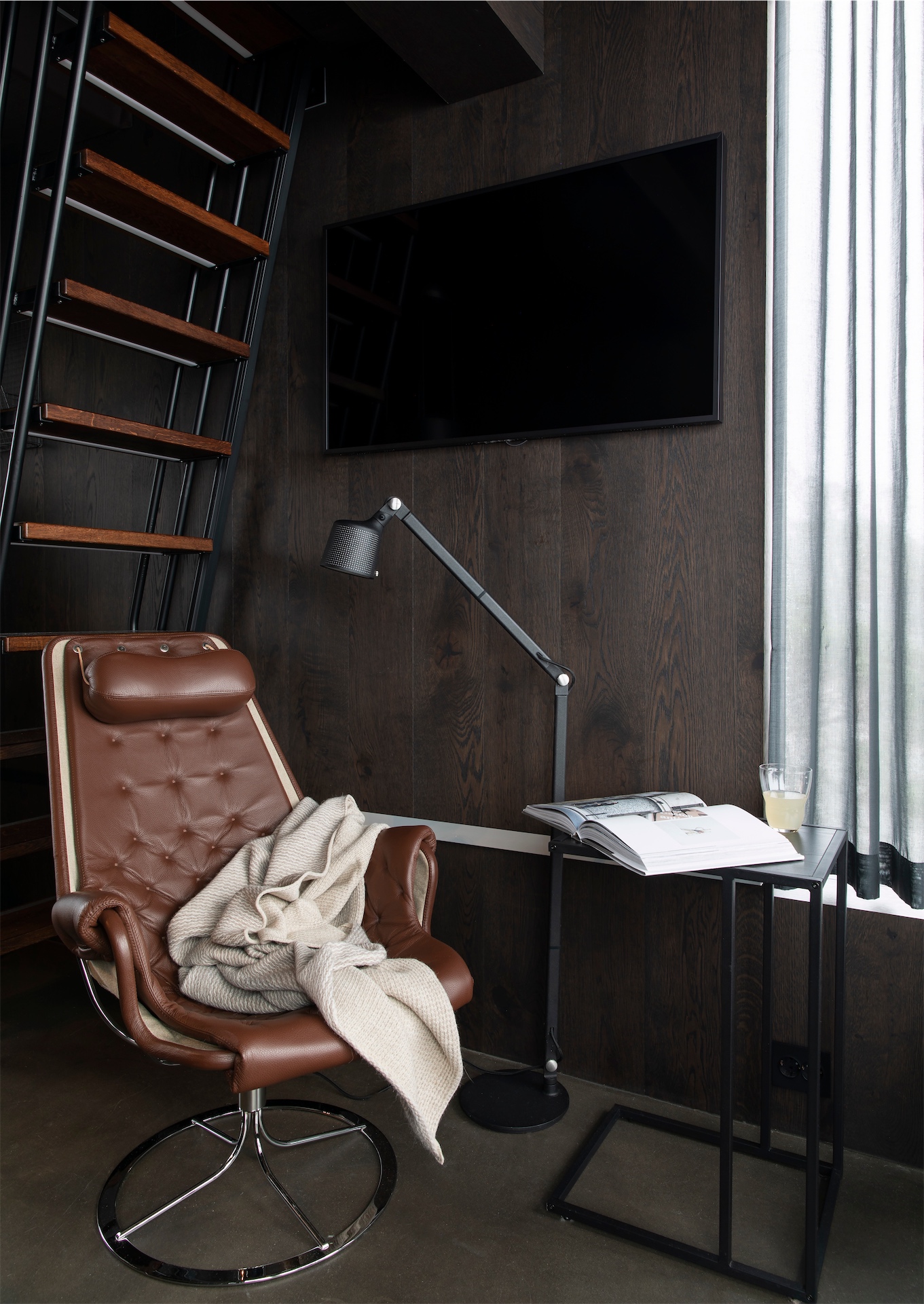 Vipp Bolder reading chair interior detail